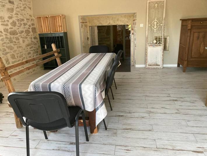 Location de vacances pour 8 personnes, avec vue ainsi que piscine et jardin, animaux acceptés à Cahors - 2