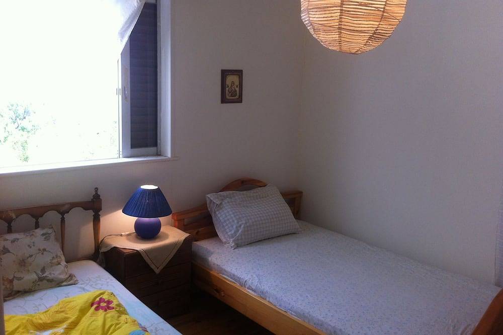 Countryhouse at East Attiki coast in Porto Rafti, Markopoulo-Mesogaia