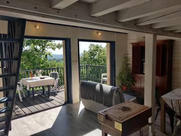 Gîte pour 4 personnes, avec piscine ainsi que vue et jardin, animaux acceptés à Damiatte