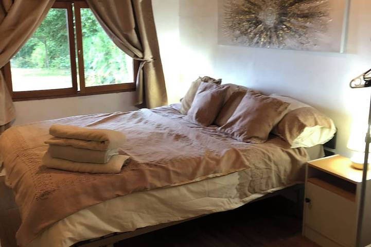 Gîte pour 3 personnes, avec jardin ainsi que terrasse et piscine, animaux acceptés à Ladignac-le-Long - 4