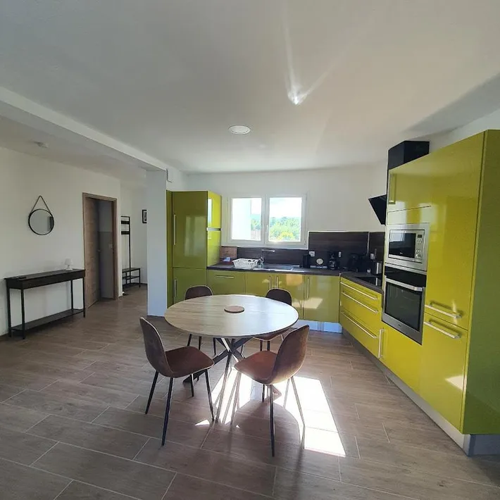 Apartamento de vacaciones para 4 personas, con jardín y vistas - 1