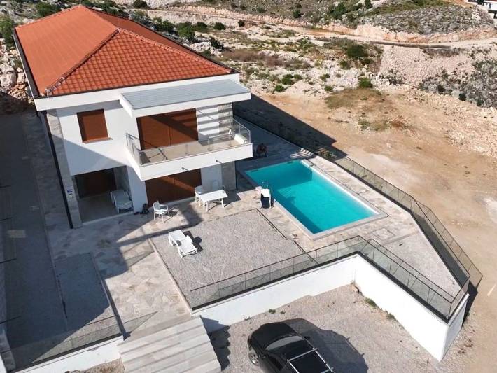 Location de vacances pour 16 personnes, avec piscine ainsi que jardin et terrasse en Bosnie - 3