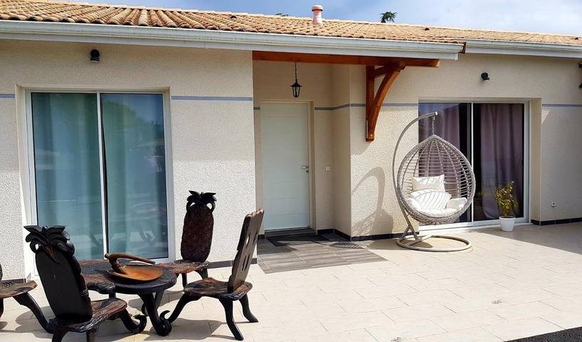 Location de vacances pour 8 personnes, avec jardin et piscine à Beychac-et-Caillau - 2