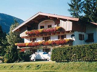 Ferienwohnung für 5 Personen, mit Balkon und Pool sowie Sauna in Sankt Ulrich am Pillersee
