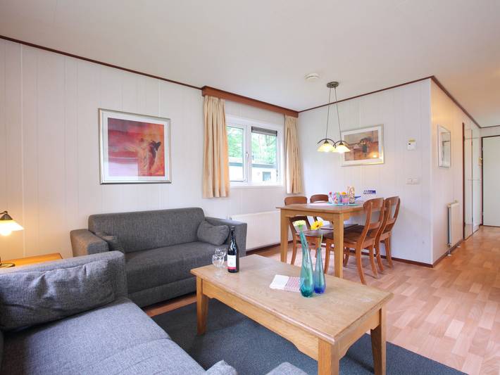 Chalet voor 4 personen, with Terras and Tuin as well as Zwembad in Epe
