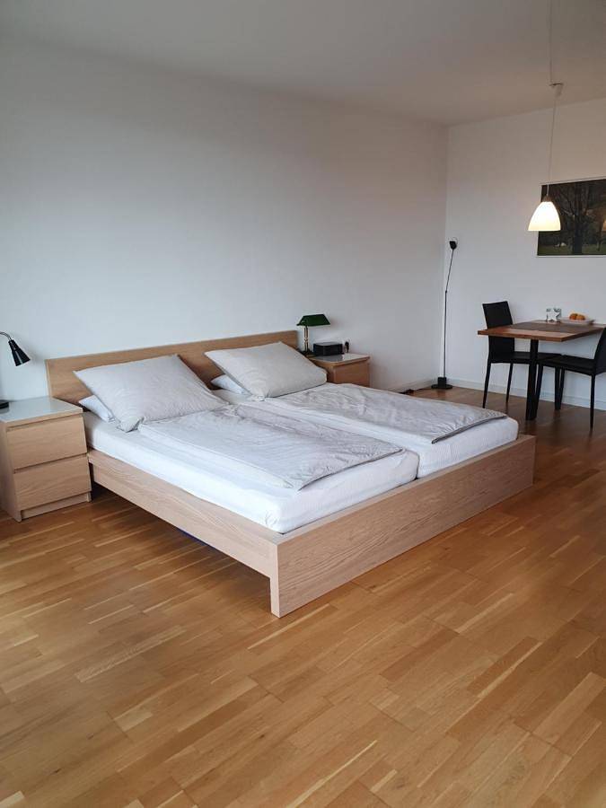 Ferienwohnung für 2 Personen, mit Balkon und Garten sowie Pool und Sauna