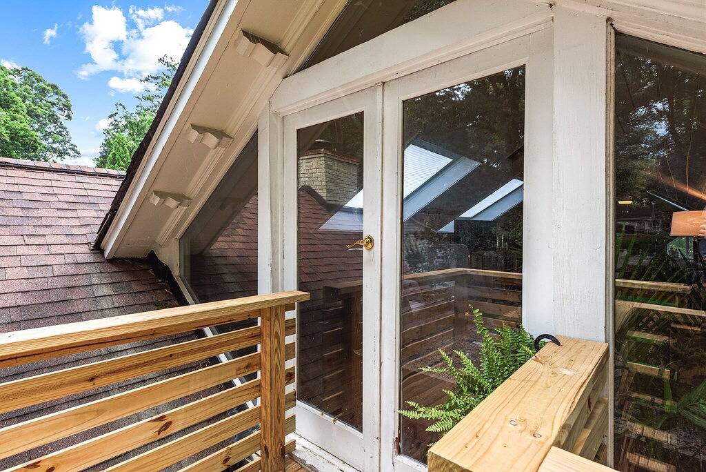 Ganze Wohnung, Hot Tub + King Bed + Walkable in Decatur, Georgia