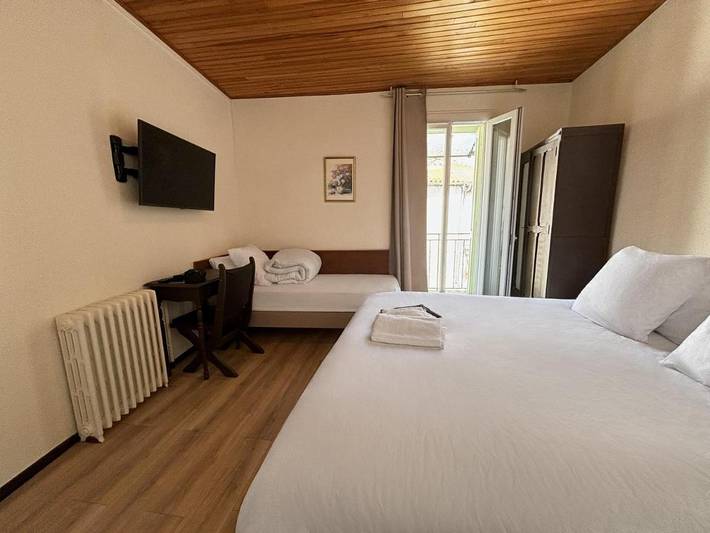 Hôtel pour 2 personnes, avec vue et terrasse, animaux acceptés à Prats-de-Mollo-la-Preste - 3