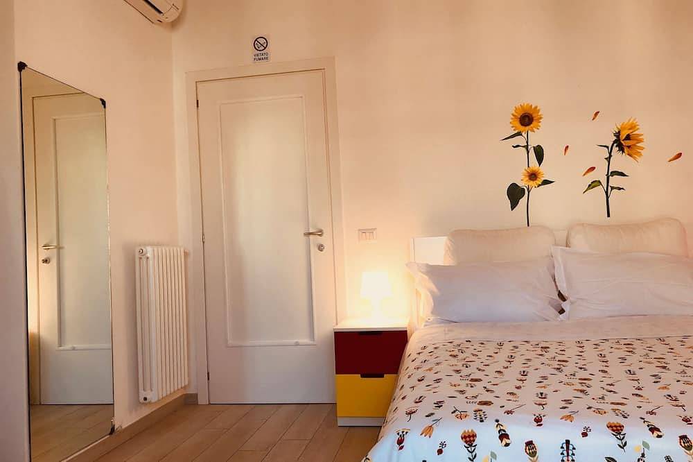 Ganze Wohnung, Neue \"Annurca\" Wohnung mit kleiner Terrasse in Neapel, Neapel Provinz