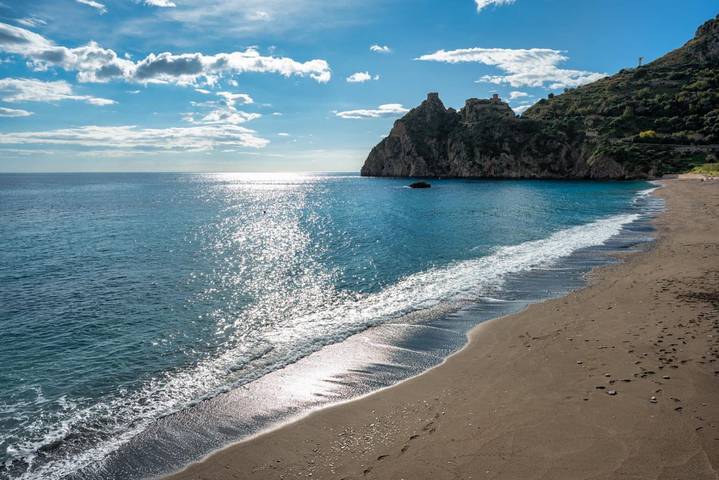 Ganze Wohnung, Ferienwohnung für 2 Personen mit Balkon/Terrasse in Sant'Alessio Siculo, Messina Provinz