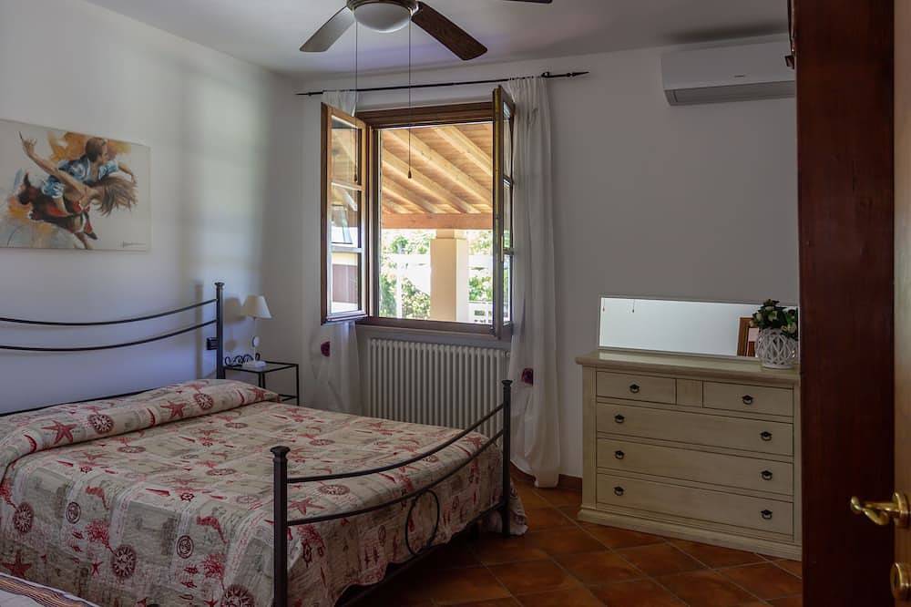 Villa with high comfort with pool near the sea, dish & washing maschine, in Casale Marittimo, Etruskische Küste