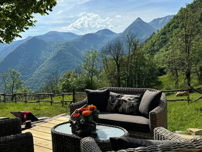 Location de vacances pour 8 personnes, avec Jacuzzi et Jardin à Estaing