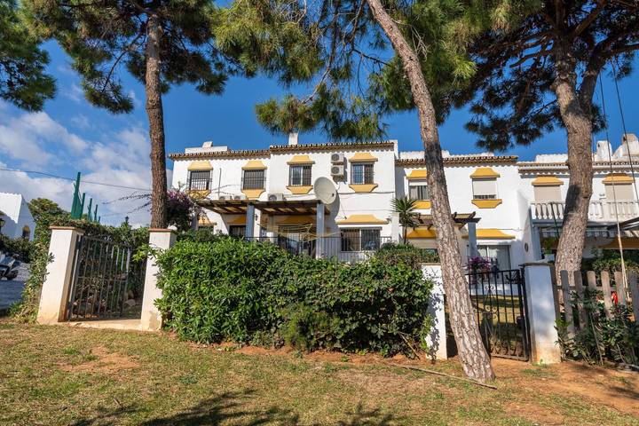 Chalet para 6 personas, con terraza además de piscina y jardín en Provincia de Málaga - 4