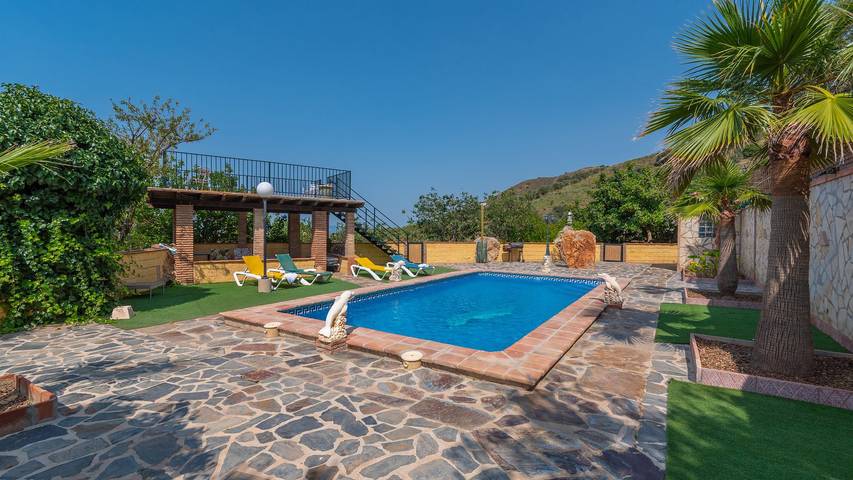 Ferienhaus für 16 Personen, mit Balkon/Terrasse und Whirlpool