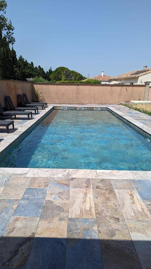 Gîte pour 2 personnes, avec jacuzzi et jardin ainsi que piscine et terrasse à Saint-Andiol - 3