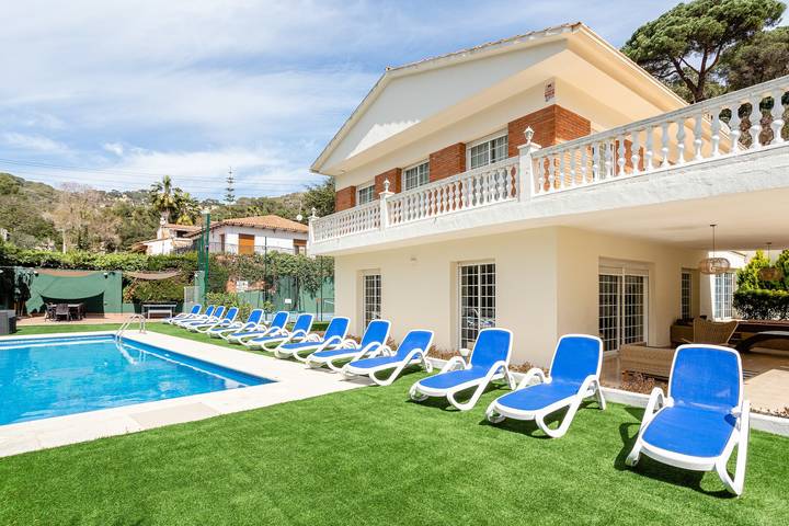 Finca für 16 Personen, mit Balkon und Garten in Canyelles, Lloret de Mar