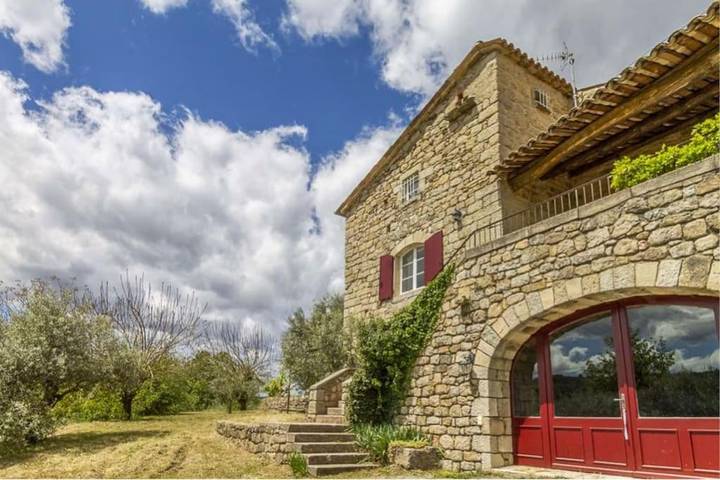 Location de vacances pour 13 personnes, avec jardin ainsi que piscine et vue à Les Assions - 3