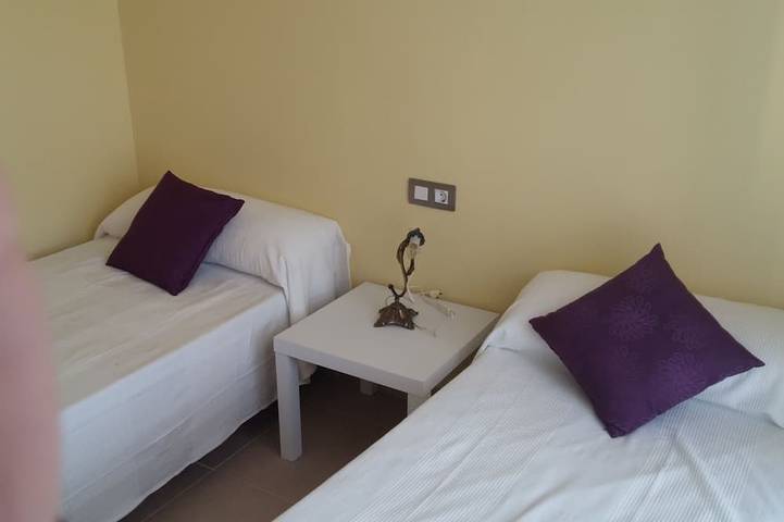 Appartement entier, Bel appartement en duplex avec piscine à 200 mètres de la plage et du golf in El Barrio, San Juan Playa
