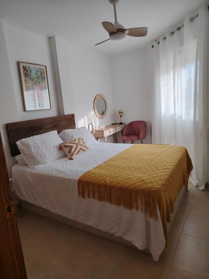 Apartamento de vacaciones para 4 personas, con vistas además de terraza y piscina, Se admiten mascotas - 1