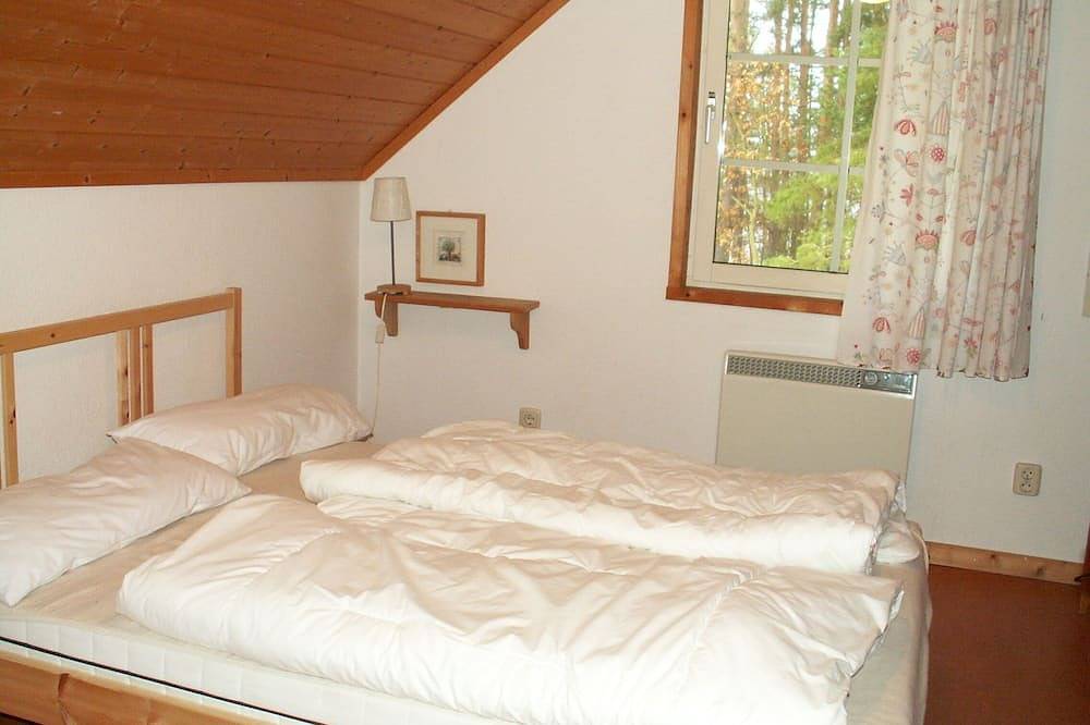 Schweden-Villa mit 2 Booten am Useriner See am Müritz-Nationalpark in Userin, Mecklenburg-Strelitz