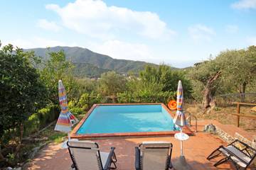 Vacation Rental for 5 Guests in Casarza Ligure, Riviera di Levante, Picture 1