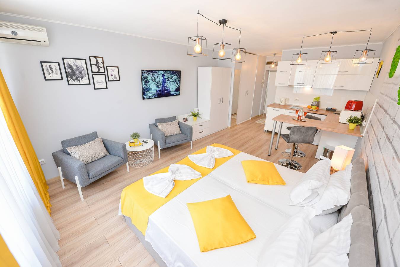 Ganzes Studio, Candy Studio – Cismigiu-Gärten – Ruhiges Zimmer – Offene Küche – Smart-Tv in Bukarest, Walachia