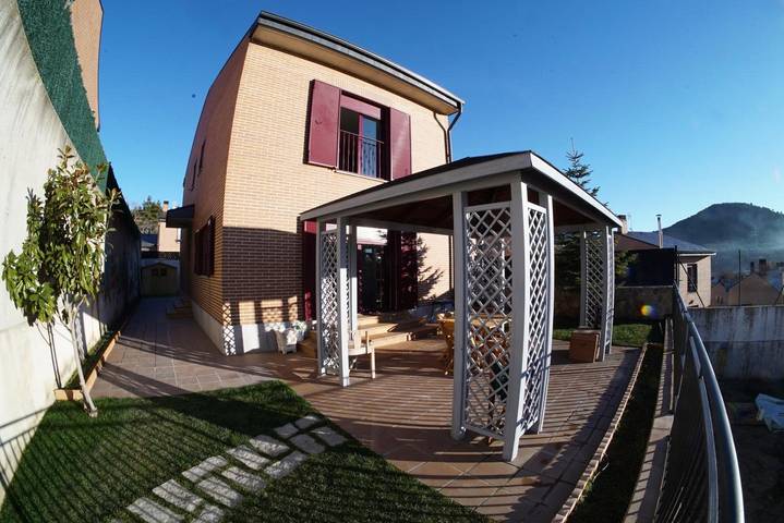 Ferienhaus für 7 Personen, mit Balkon und Garten - 1