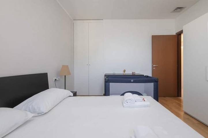 Apartamento entero, Check in information:You won’t need to meet anyone to access the apartment. Before arrival, you will receive a link to access the Guest Portal, where you can complete the self check-in directly from your phone by entering the Id details of all guests a in Milán, Provincia de Milan