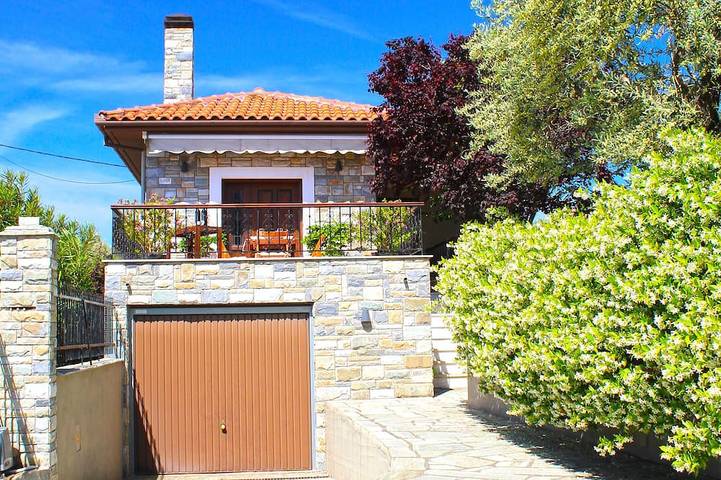 Ferienhaus für 9 Personen, mit Whirlpool und Garten