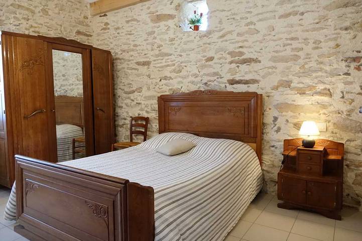 Gîte pour 2 personnes, avec piscine ainsi que jardin et terrasse dans les Pays de la Loire - 4