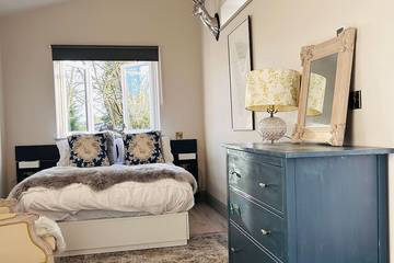 Log Cabin for 6 People in Bath, The Cotswolds, Photo 2