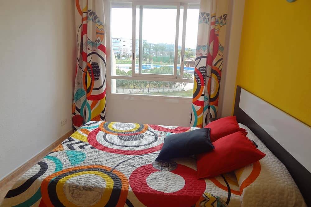 Apartamento entero, La Pineda: Apto.Residencial. Con Piscina,  A 200M Playa,  Port Aventura, Padel, in La Pineda, Platja de la Pineda