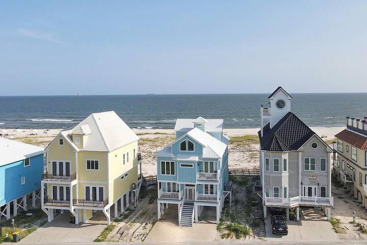 Vacation house for 20 people, with pool and hot tub as well as balcony in Alabama