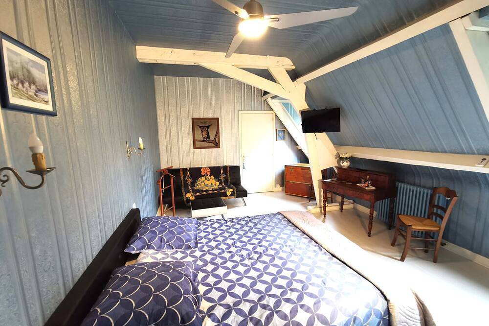 La suite junior Pivoine, au 1er étage (40m2) in Lourdes, Hautes-Pyrénées