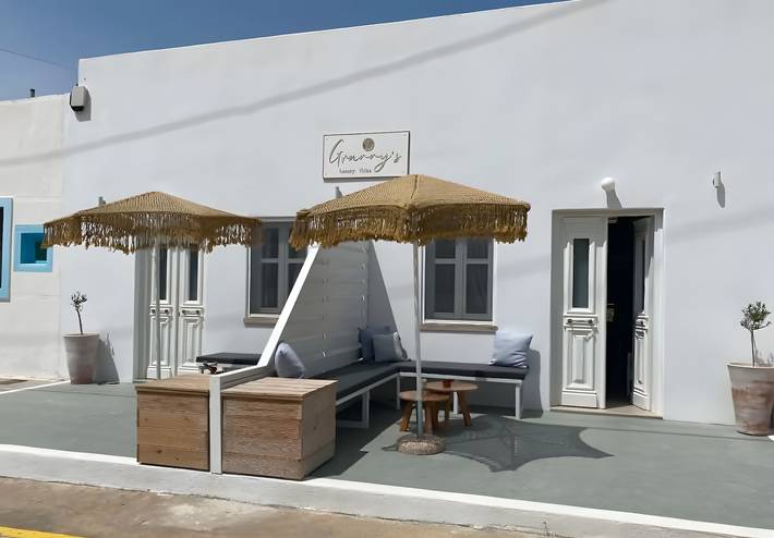Gehele studio, Villa 'Grannys Finiki' met bergzicht, Wi-Fi en airconditioning in Karpathos