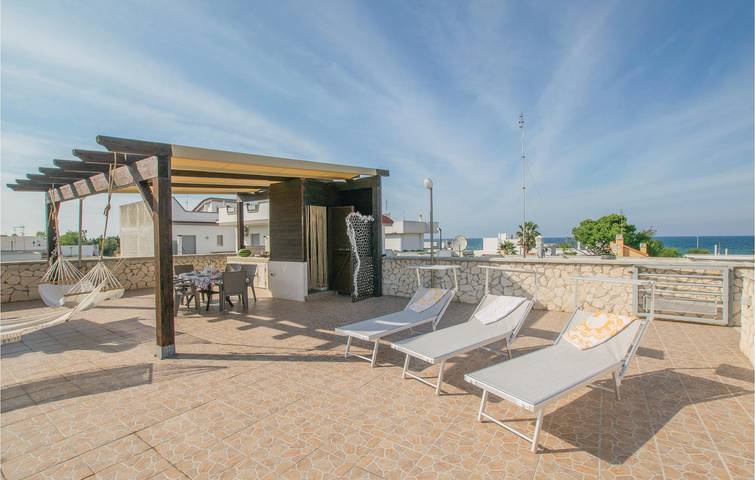 Appartamento intero, Appartamento sulla spiaggia con aria condizionata e terrazza in San Giorgio Bari, Provincia di Bari