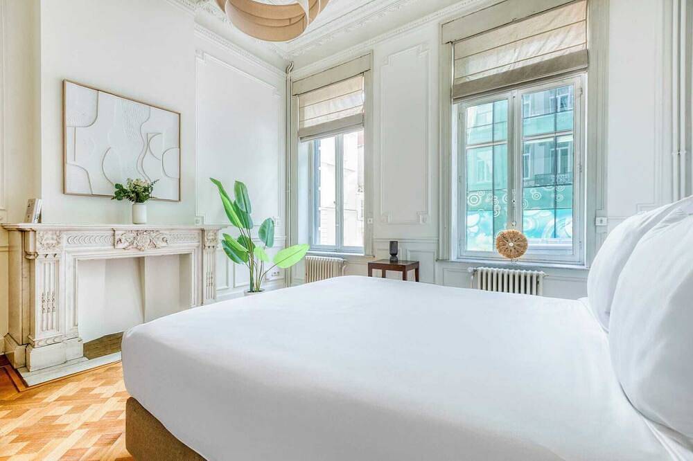 Entire apartment, Deluxe Two-Bedroom Mas in Brussels, Brussels region