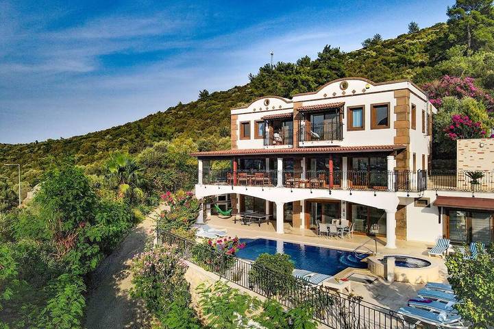 Ferienhaus für 16 Personen, mit Garten und Whirlpool in Bodrum