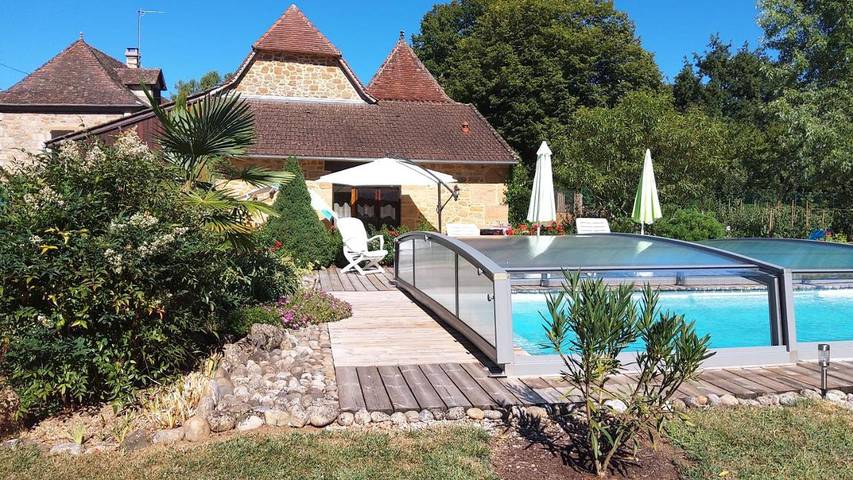 Location de vacances pour 2 personnes, avec vue ainsi que piscine et jardin à Lacapelle-Marival - 4