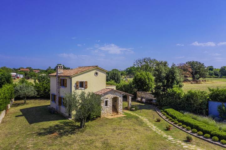 Ferienhaus Istria Moderna * 3000 m2 Garten, privater Pool, Grill, Wlan in Muntic, Südküste Istrien