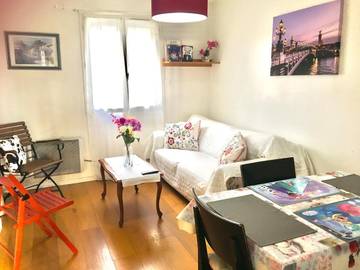 Location de vacances pour 5 personnes, avec jardin ainsi que vue et sauna à Pontault-Combault