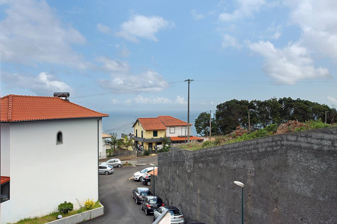 Holiday Home "Moradia Casa Feliz" with Private Terraces & Wi-Fi in Santa Cruz (Madeira), Madeira