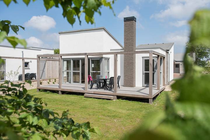 Bungalow voor 4 personen, with Balkon/Terras and Terras as well as Tuin in Zuid-Holland