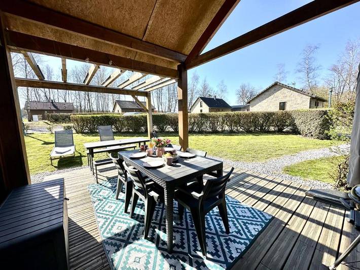 Location de vacances pour 6 personnes, avec terrasse et piscine à Signy-le-Petit - 2