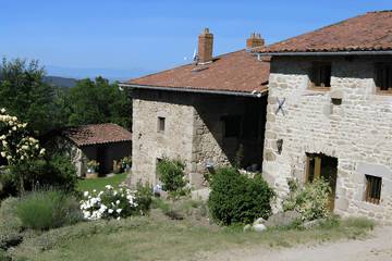 Chambre d’hôte pour 3 personnes, avec jardin dans Parc Naturel Régional Livradois-Forez