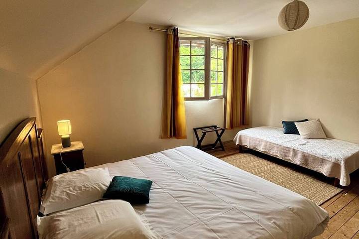 Gîte pour 12 personnes, avec piscine et jardin à Troo - 3