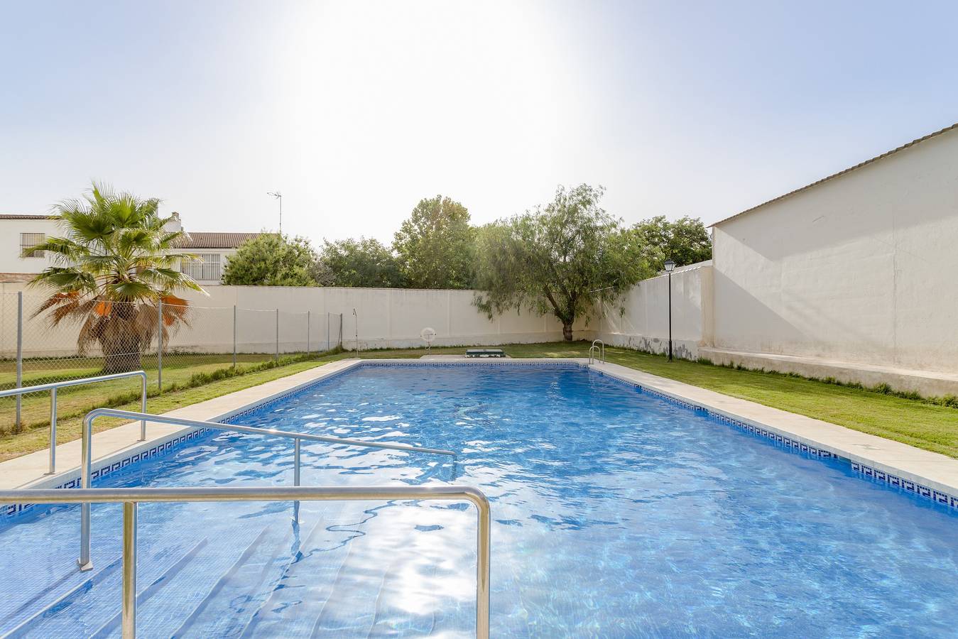 Apartamento entero, Amplio apartamento en Villa Gallardo con aire acondicionado, Wi-Fi y piscina compartida in Campillos, Provincia de Málaga