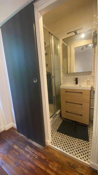 Appartement entier, Studio in Yerres, Essonne