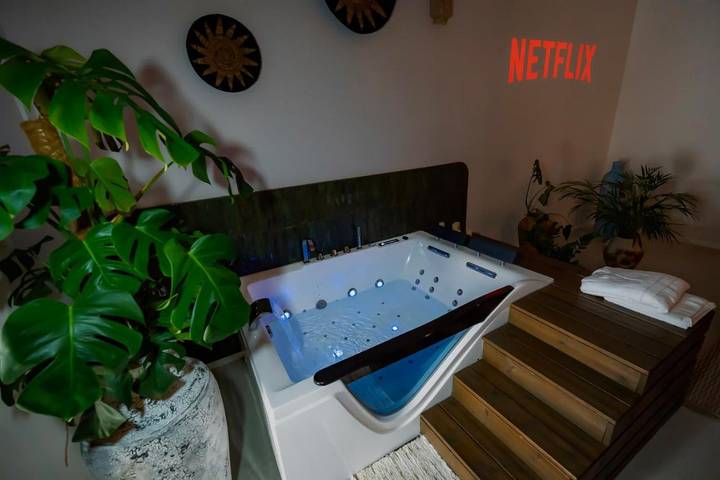 Gîte pour 2 personnes, avec terrasse et jacuzzi à Saint-Jean-de-Cornies