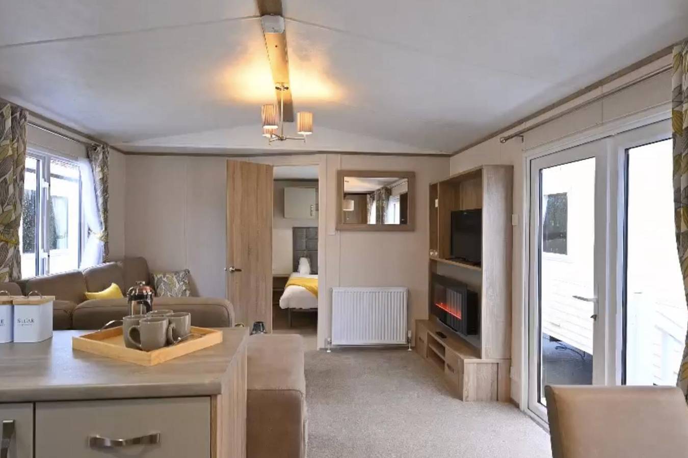 Coopers Beach 3-Bed Caravan, Sleeps 8 & Pets Ok in Mersea Island, Colchester